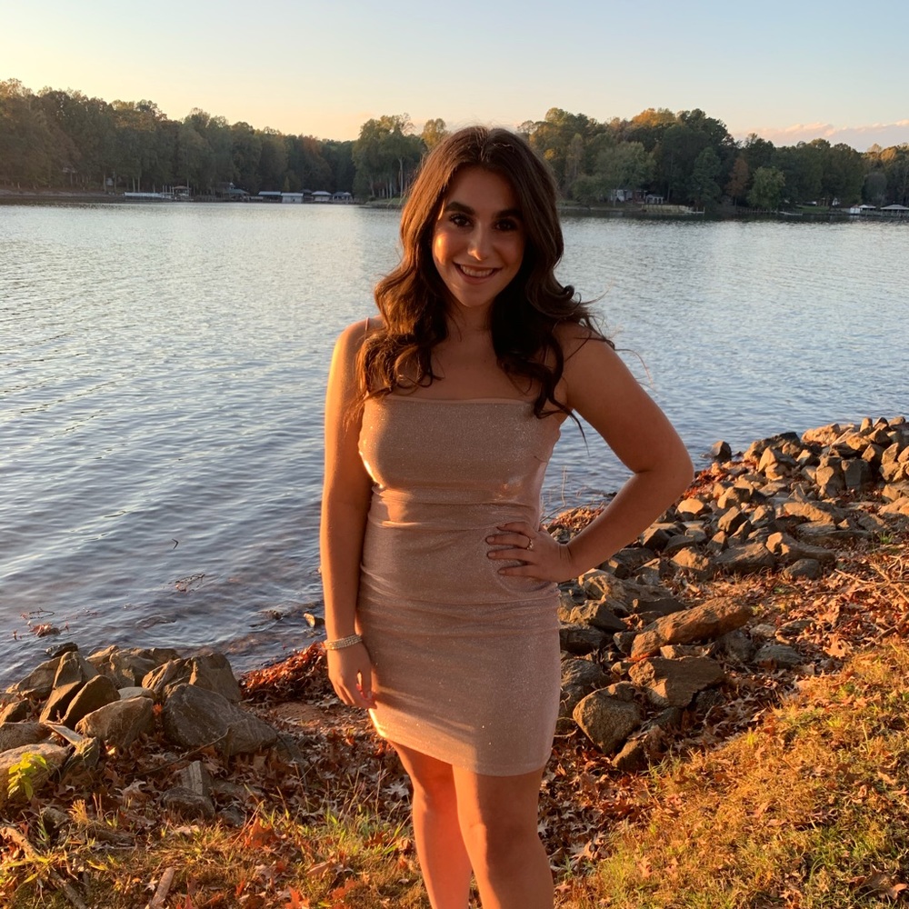 Meet your Posher, Claire